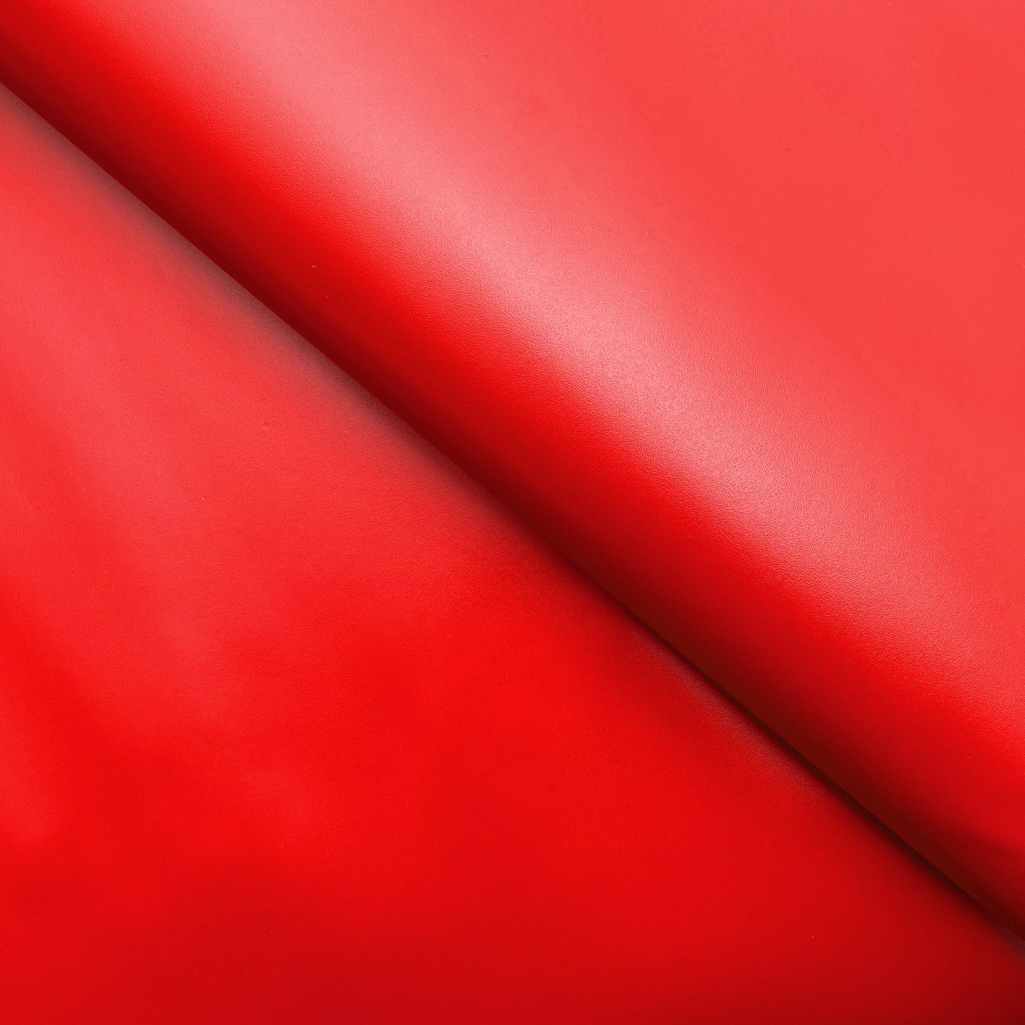 C22K00015 | Smooth satinated calfskin