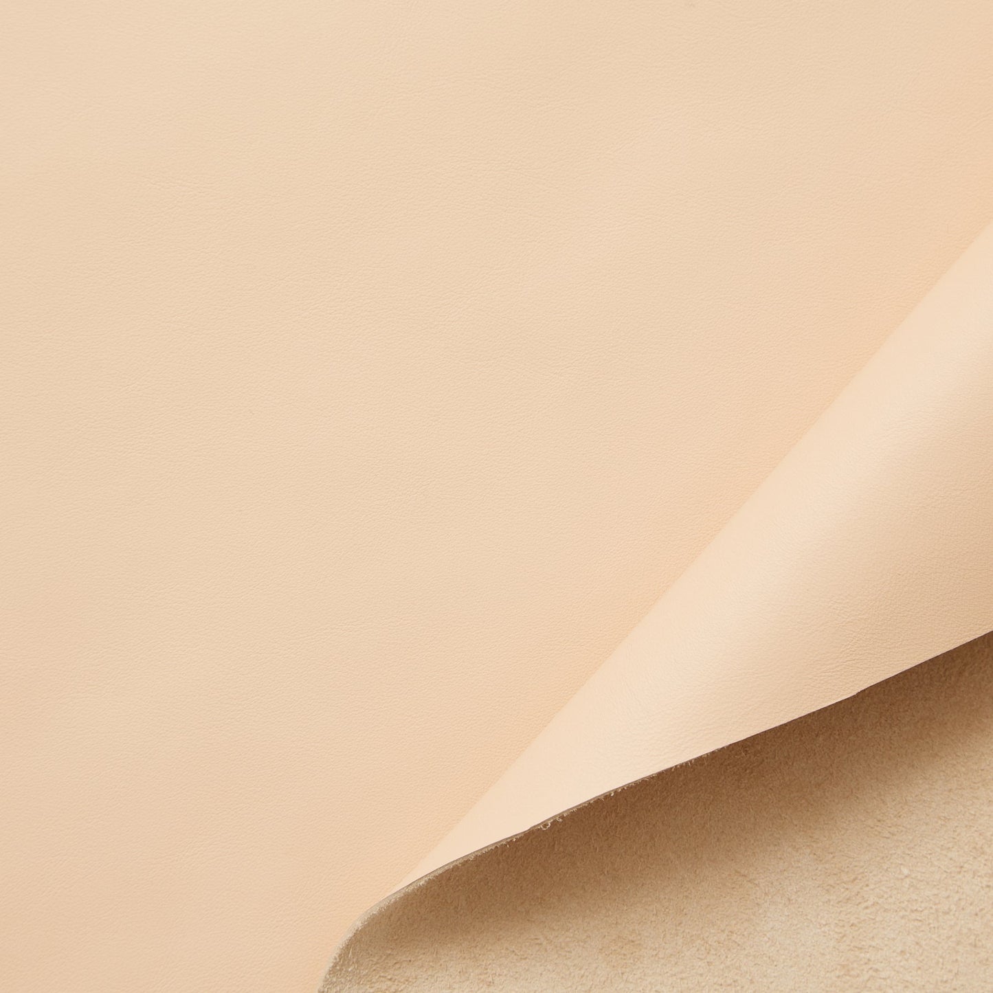C24BC0015 | Full Grain Supple Mat Cow