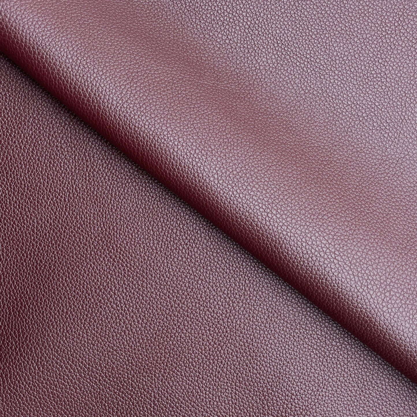C22B00018 | Large grain young bull leather