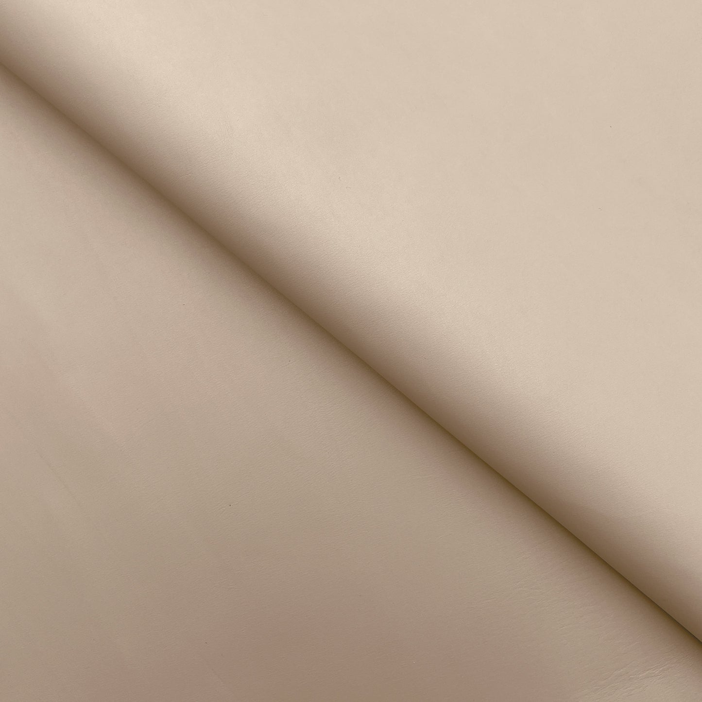 C22B00022 | Mat Smooth calfskin